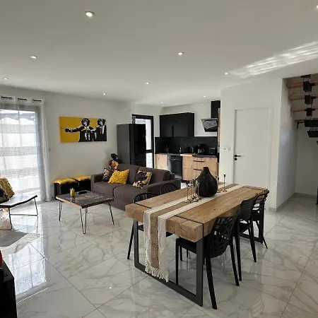 Le Refuge Du Leman, Duplex Neuf De 80m 2, A 5 Minutes De Geneve Pour 4 A 6 Personnes