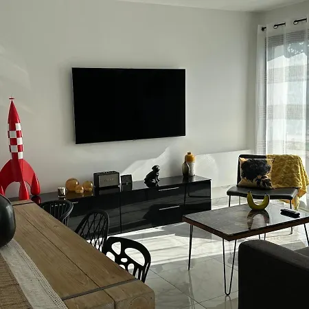 Le Refuge Du Leman, Duplex Neuf De 80m 2, A 5 Minutes De Geneve Pour 4 A 6 Personnes Apartment